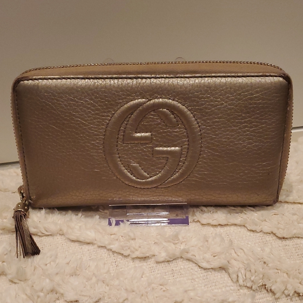 Gucci Soho Gold Leather Wallet with Iconic GG Logo